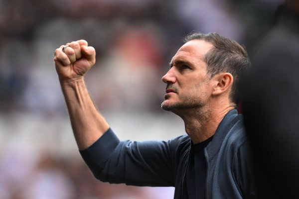 股票配资平台统计网站 率先开香槟，考文垂成为本赛季欧洲五大联赛首支升级球队